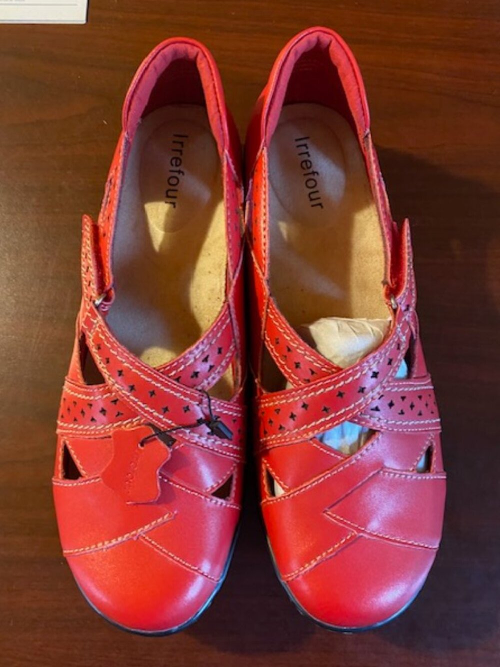 Red Irrefour leather comfort flats NWOT 10.5 Womens Sz adj strap, cutout design